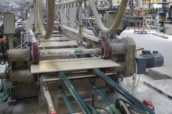 陶瓷廠異味大、被投訴，潔匠現(xiàn)場抽取廢氣做檢測、研制有效除臭劑！