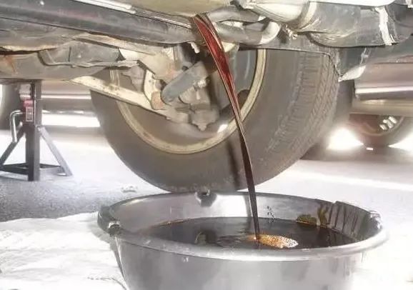 潔匠凈化·的凈工業(yè)除臭劑_廢機油處理難度大，擺脫“惡臭異味”又有什么方向？