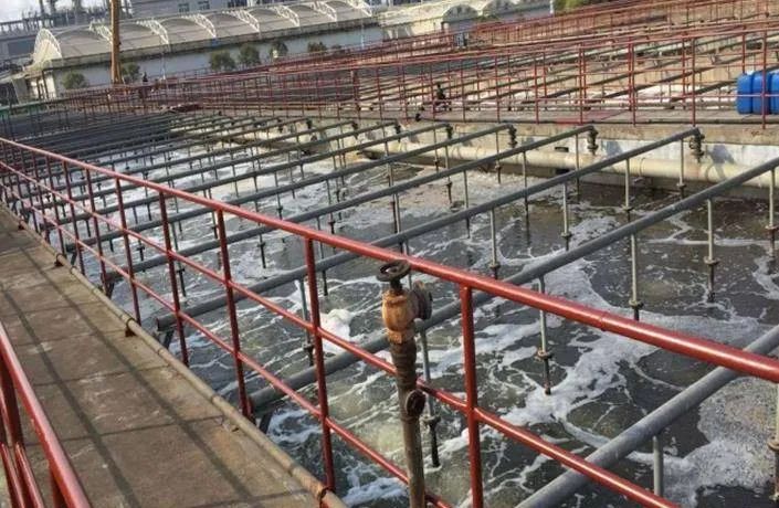 化工廠污水、污泥“臭氣熏天”遭投訴，該如何解決？